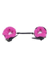 Черные базовые наручники из кожи с розовой опушкой - Лунный свет - купить с доставкой во Владивостоке