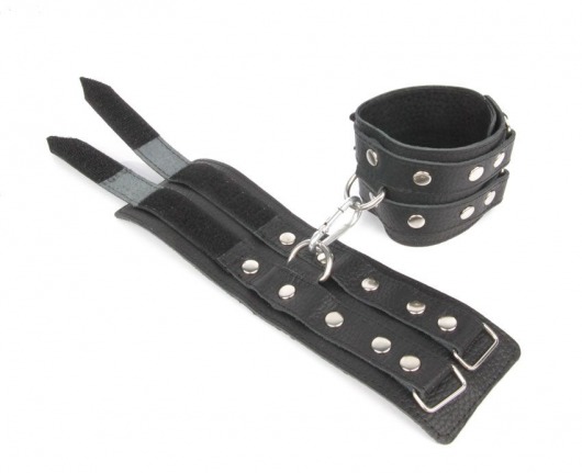 Черные широкие кожаные наручники с заклепками на карабине - Notabu - купить с доставкой во Владивостоке