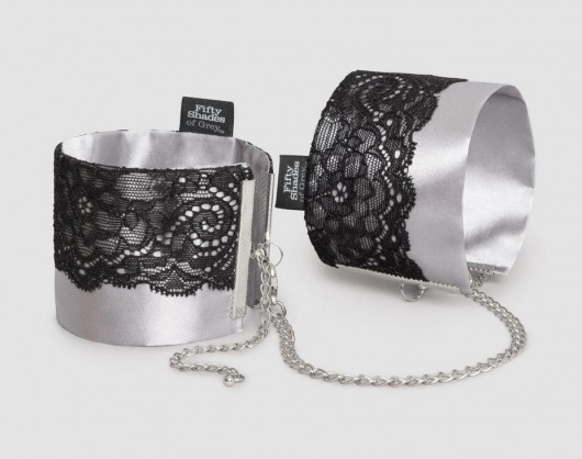 Сатиновые наручники с кружевом Play Nice - Fifty Shades of Grey - купить с доставкой во Владивостоке