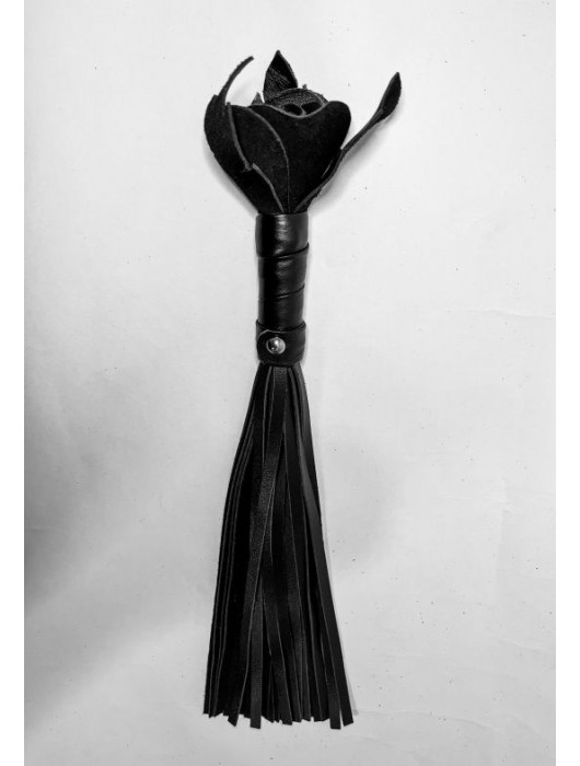 Черная кожаная плеть с розой в рукояти - 40 см. - БДСМ Арсенал - купить с доставкой во Владивостоке