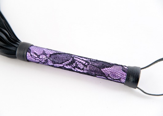 Пурпурный флоггер с кружевной ручкой - ToyFa - купить с доставкой во Владивостоке
