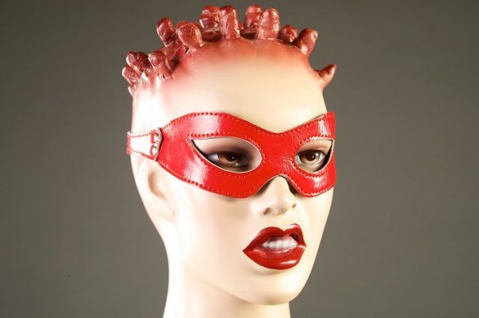 Красная лакированная маска-очки - Подиум - купить с доставкой во Владивостоке