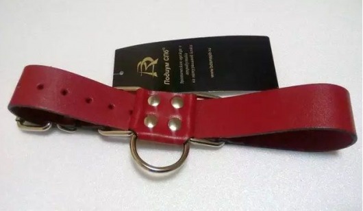 Широкие красные ременные наручники с полукольцом - Подиум - купить с доставкой во Владивостоке