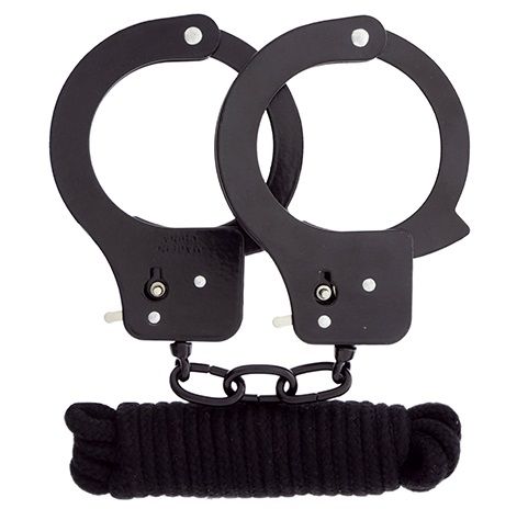 Чёрные наручники из листового металла в комплекте с веревкой BONDX METAL CUFFS LOVE ROPE SET - Dream Toys - купить с доставкой во Владивостоке