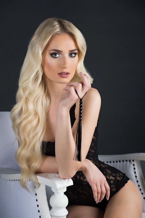 Чёрная мини-плеть из резины Rubber Mini Whip - 22 см. - Blush Novelties - купить с доставкой во Владивостоке