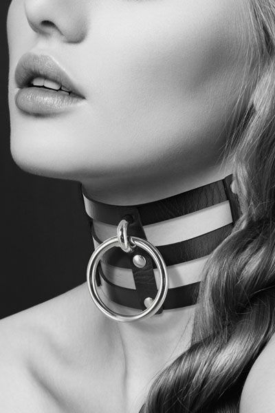 Чёрный тройной чокер с большим кольцом - Bijoux Pour Toi - купить с доставкой во Владивостоке